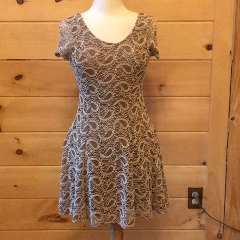 The Pyramid Collection lace layered dress, Small